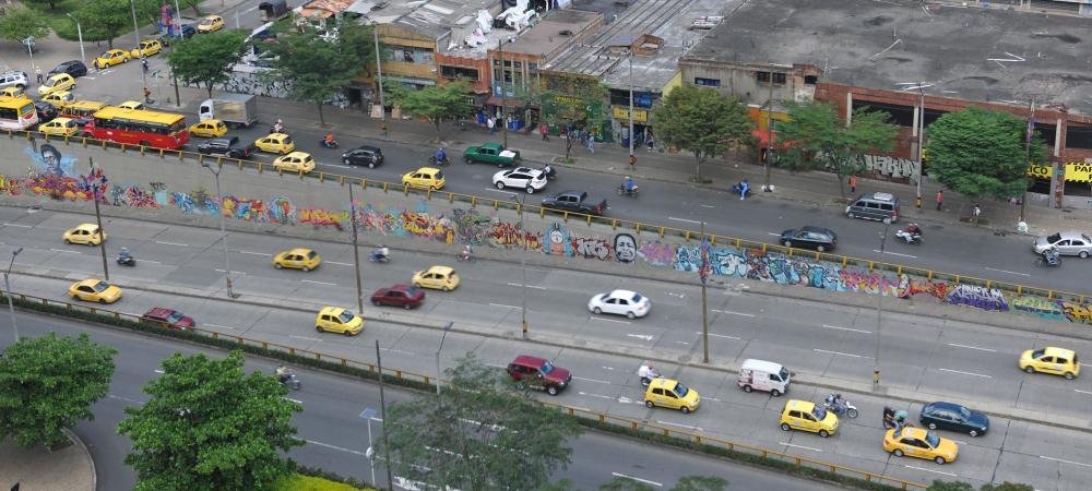 A partir del 2035 prohibirán en Medellín venta de vehículos a gasolina