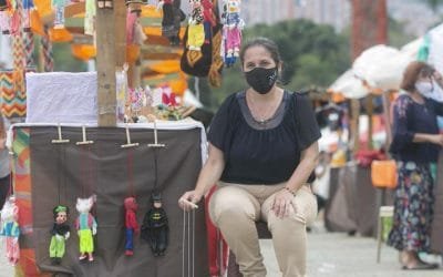 Los maestros del arte manual conmemoran el Día del Artesano en el Mercado Sanalejo