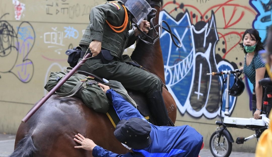 Procuraduría solicitó restringir uso de caballos de la Policía en manifestaciones