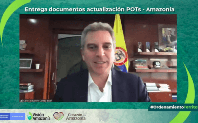 Ministro de Ambiente entrega documentos técnicos para actualización de planes de ordenamiento territorial a 16 municipios de la Amazonía