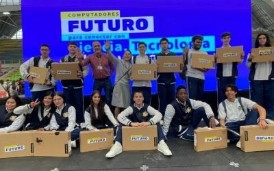 10.000 estudiantes de Medellín disfrutan de sus computadores