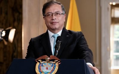 Energías limpias y canje de deuda, entre los temas que Petro lleva a Cumbre UE-Celac