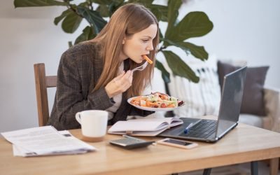 ¿Dedica a su trabajo más tiempo de lo normal? ¡Cuidado!