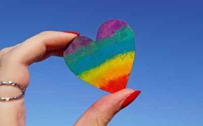 77% de la comunidad viajera LGBTQ+ se siente más cómoda viajando