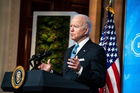 Joe Biden dice que combate al cambio climático creará millones de empleos