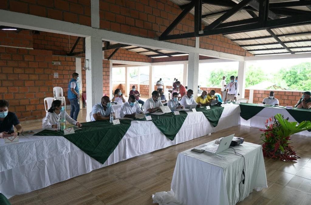 Viceministro Galarza discutió agenda ambiental en Nuquí y escuchó a las comunidades
