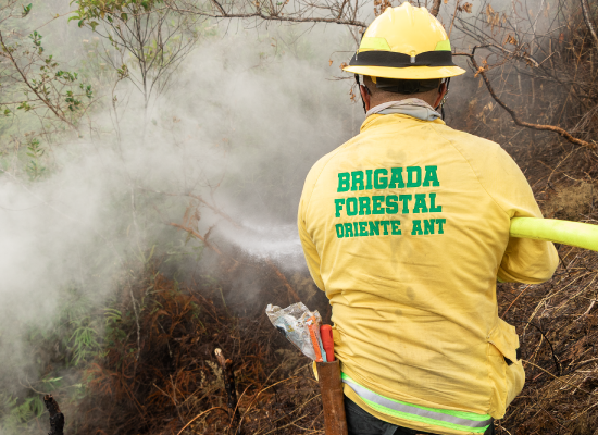 Entregan equipos a bomberos para enfrentar consecuencias de fenómeno de El Niño
