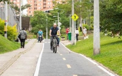 Medellín impulsa uso de transporte alternativo y recupera 30 kilómetros de ciclorrutas