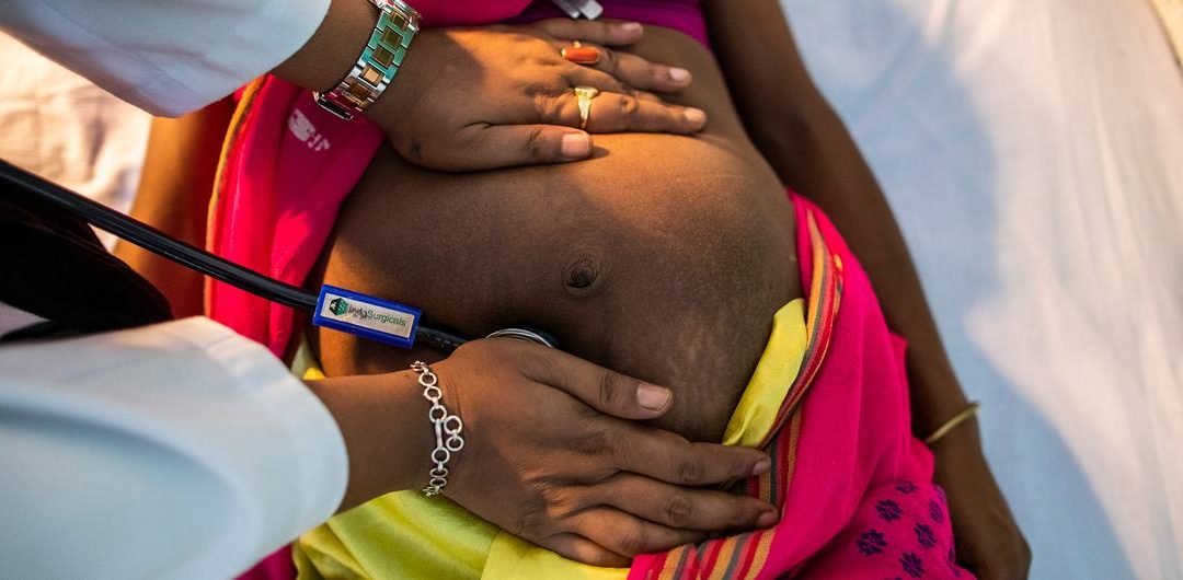 Cada año mueren más de 4,5 millones madres y bebés durante el embarazo o el parto