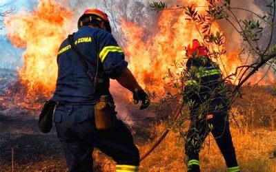 Por incendios evacuan más de 20 mil personas en isla de Grecia