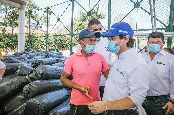 Pequeños ganadores se benefician con alimentación bovina