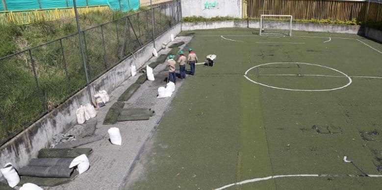 12 comunas de Medellín se beneficiarán con mejoras en 35 escenarios deportivos