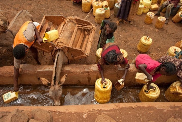 Garantizar agua a la población, un reto mundial