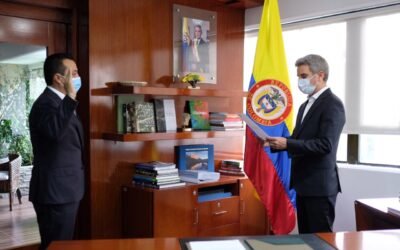 Ministro Correa posesionó al nuevo director de Parques Nacionales Naturales