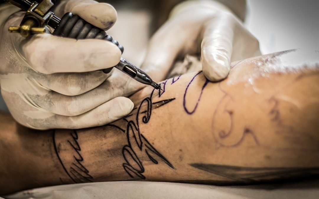 Consejos básicos para cuidarse de un tatuaje